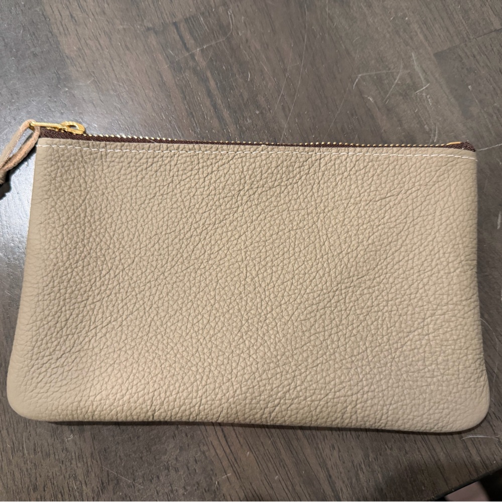 Elegant Cream Leather Key & Card Holder